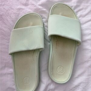 lululemon athletica Women's Slippers - Cream